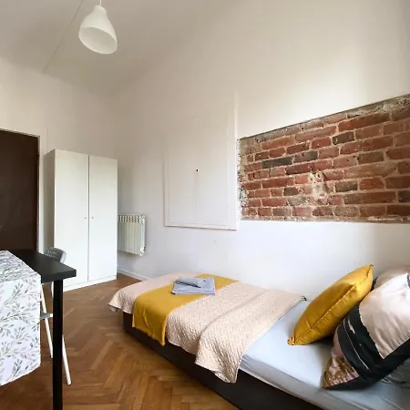 Fryderyk Hostel *
